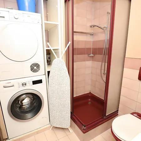 Penthouse With Jacuzzi, Sauna And Rooftop Appartamento *
