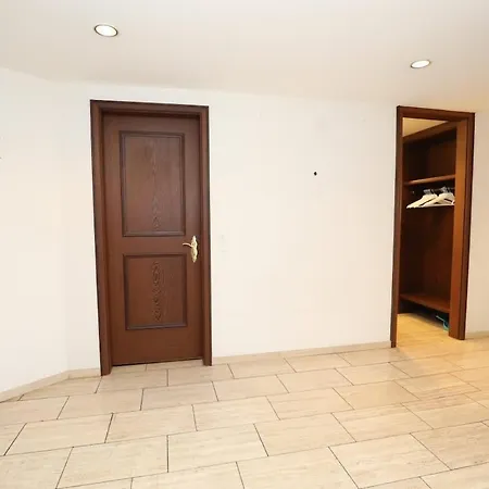 Penthouse With Jacuzzi, Sauna And Rooftop Appartamento