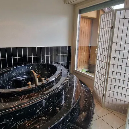 Penthouse With Jacuzzi, Sauna And Rooftop דירה